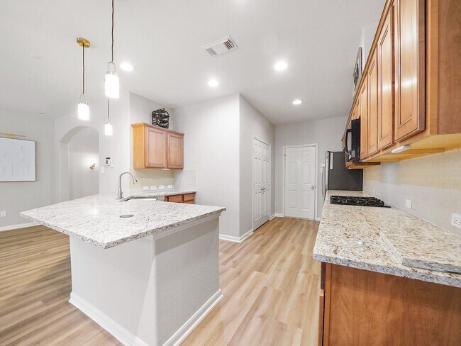 Foto del edificio - 17814 Arapaho Hill Ln