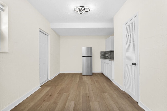 Foto del edificio - 47 NW 45th Ave