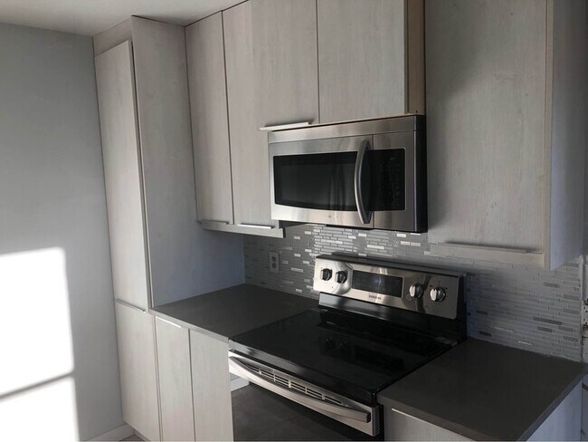 Foto del edificio - 7395 E Eastman Ave