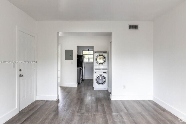 Foto del edificio - 944 SW 2nd St