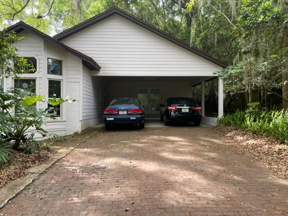 Beautiful 4 Bedroom, 2 Bathroom House Near... - Beautiful 4 Bedroom, 2 Bathroom House Near...