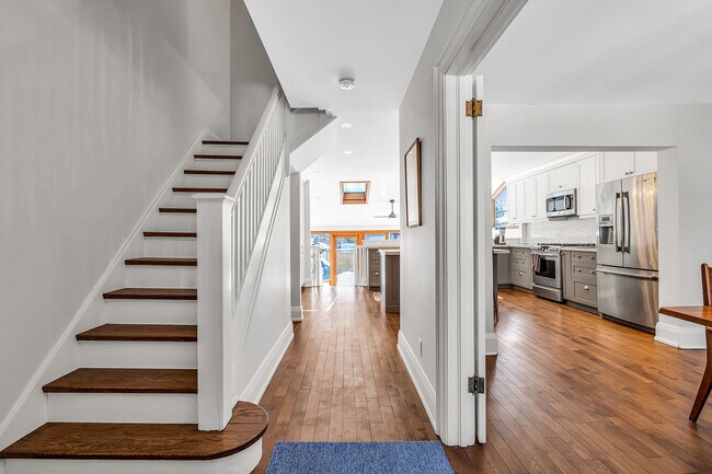 Building Photo - 15 Avion Ave