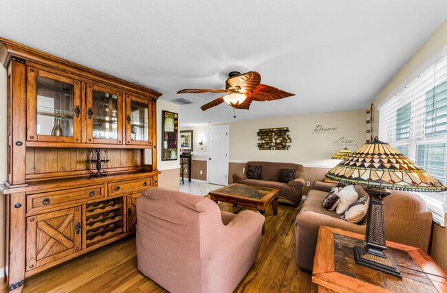 Matching furniture throughout the house - 3931 Sail Dr