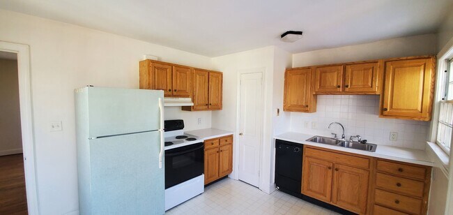 Foto del edificio - 411 Crestland Ave