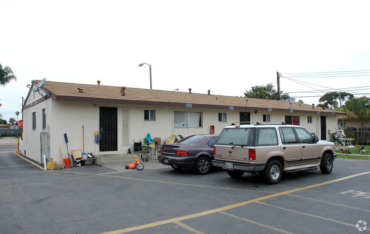 Building Photo - 2260-2266 Placentia Ave