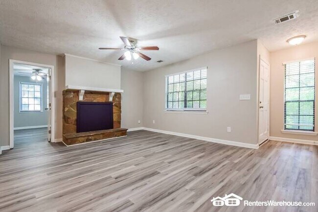 Foto del edificio - Home with Two Primary Suites - $500 off 2n...