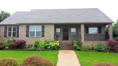 Building Photo - 4747 Mayflower Ct