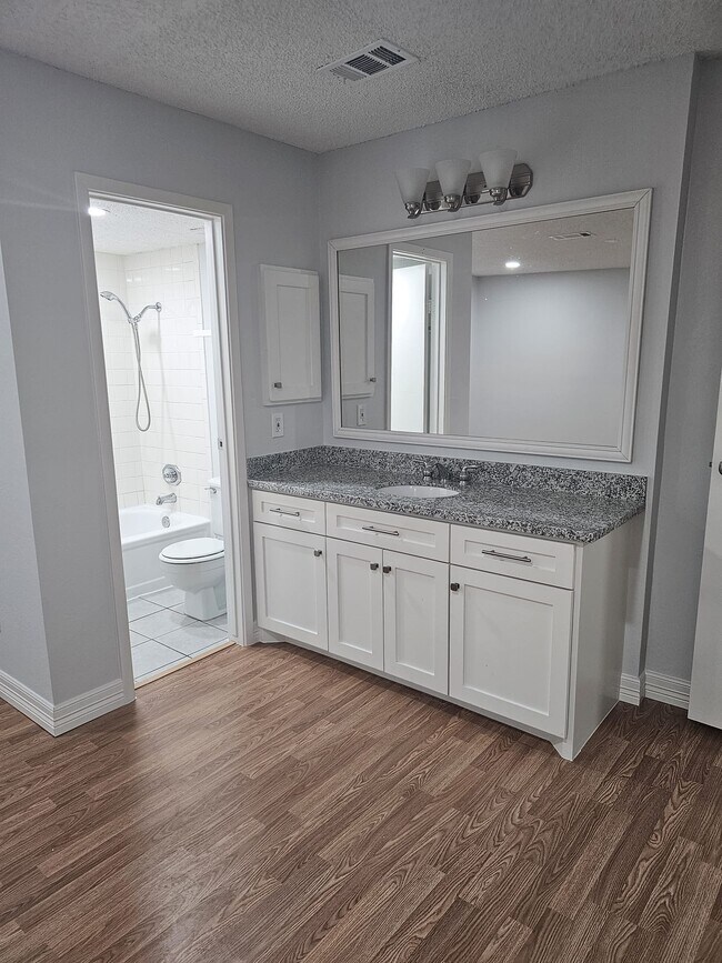 Building Photo - 6601 Sands Point Dr