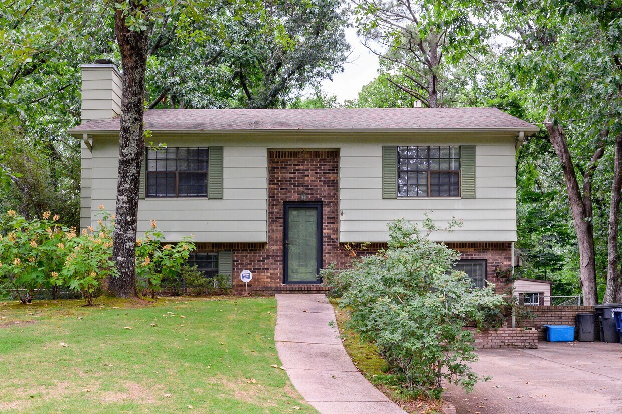 Foto principal - 3377 Cedarbrook Cir