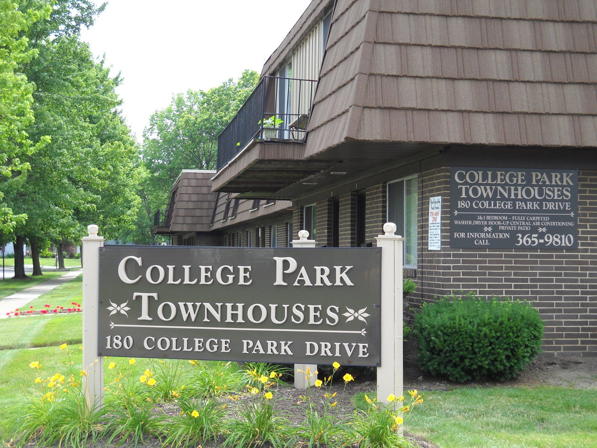 College Park Apartments – photo 2