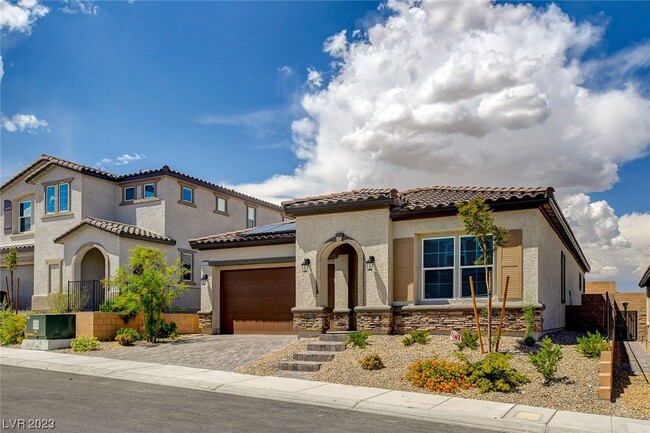 Building Photo - 10924 Chipotle Ave