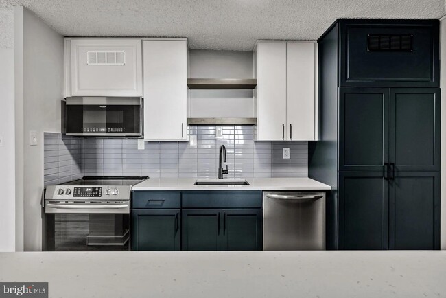 Building Photo - 1500 Locust Street Unit 2B-3916