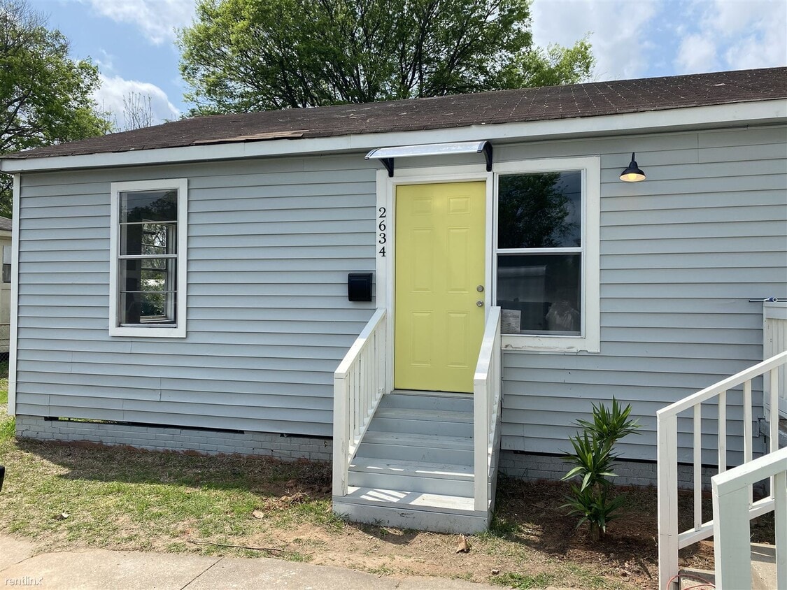 Primary Photo - 2 br, 1 bath Duplex - 2634 Foster Street