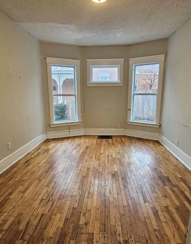 OFFICE - 1011 Tennessee St