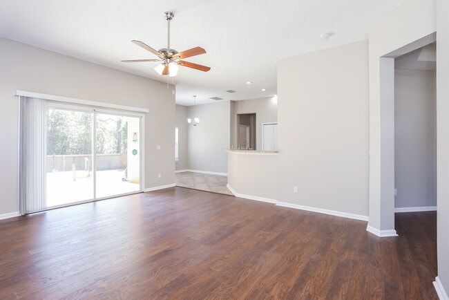 Building Photo - 896 Bonaparte Landing Blvd