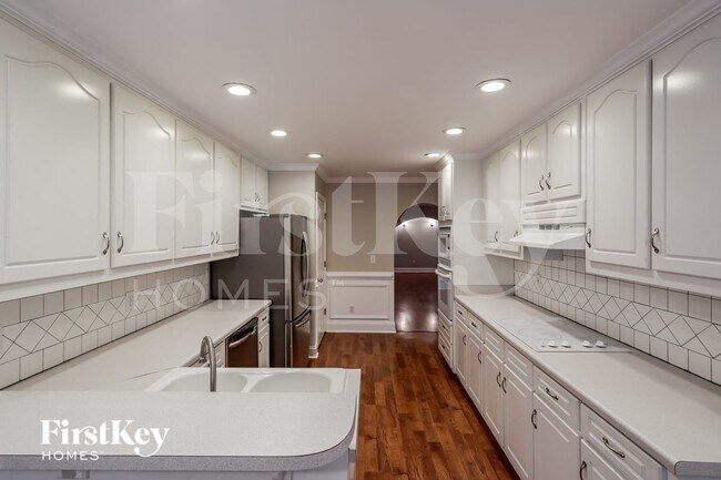 Building Photo - 7024 Memory Ln