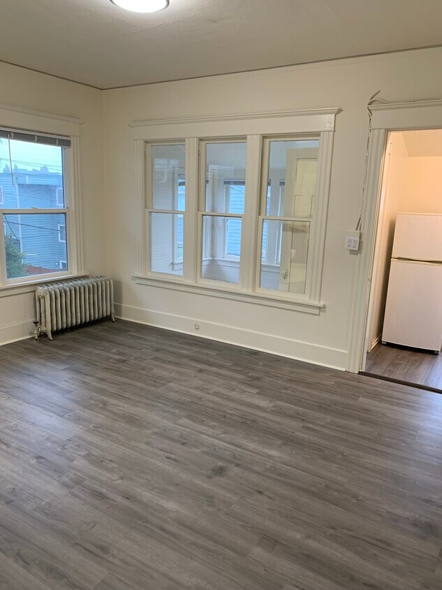 Foto principal - 5210 12th Ave NE