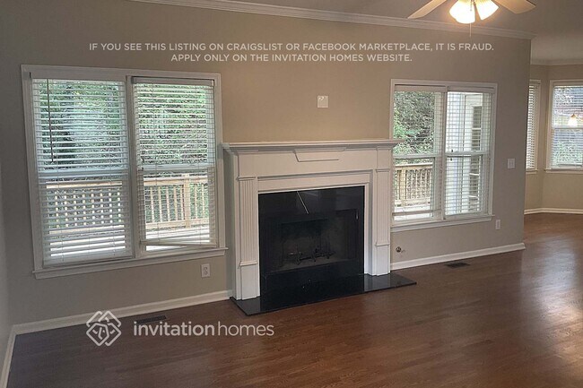 Foto del edificio - 1818 Babbling Brook NW