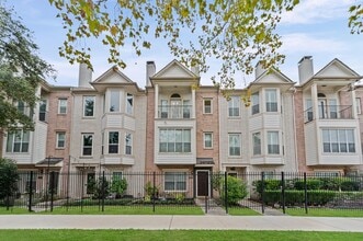 Building Photo - 2905 Crawford St