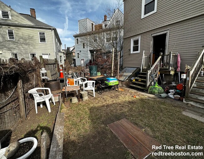 Building Photo - 40 Hooker St