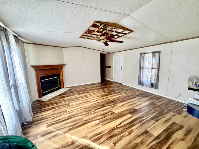 Building Photo - 600 Old Spanish Trail