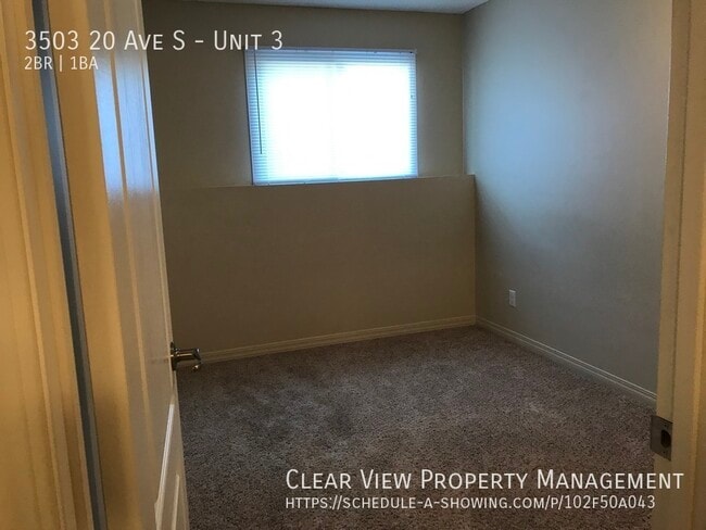 Building Photo - Great South side 2 bedroom condo! Awesome ...