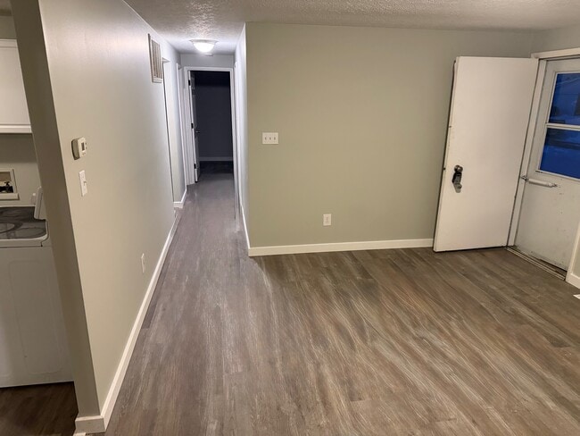 Building Photo - 1609 Marvin Dr