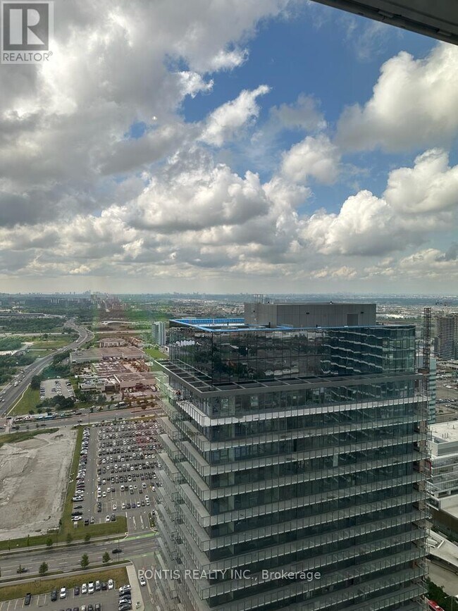 Photo du bâtiment - 1000 Portage Pkwy