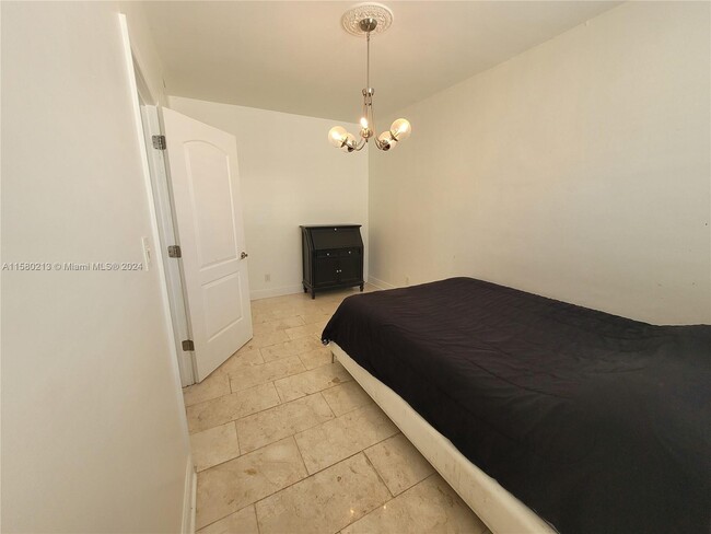 Building Photo - 4215 Sheridan Ave