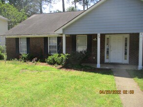 Building Photo - 112 Acacia Ct
