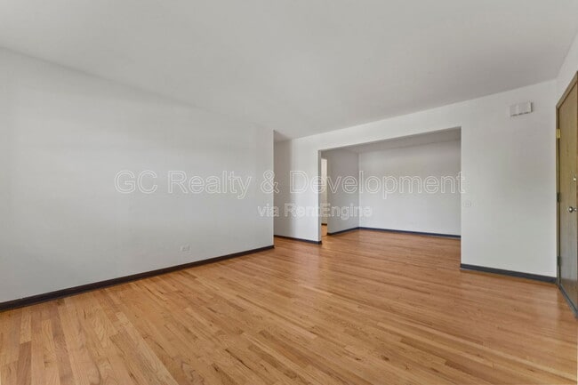 Building Photo - 515-25 N Highview Ave