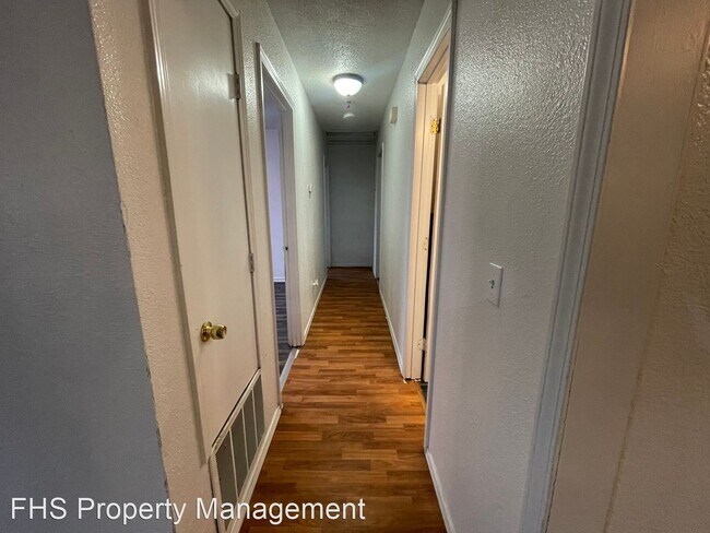 Building Photo - 3 br, 2 bath House - 633 S Miller Road