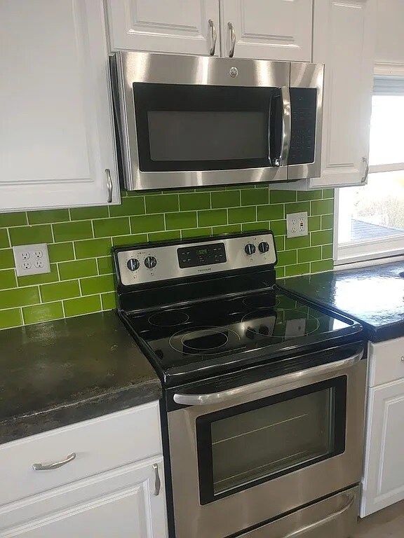 Kitchen - 166 Tompkins St