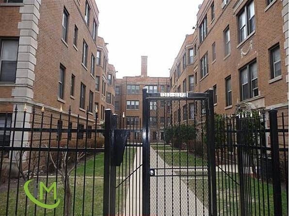 Building Photo - 1529 1/2 W Estes Ave
