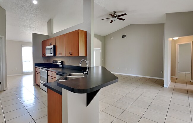 Foto del edificio - 817 Highland Crest Loop