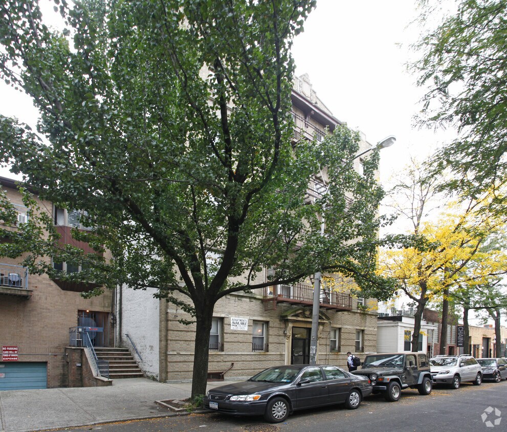 Foto del edificio - 21-34 45th Rd