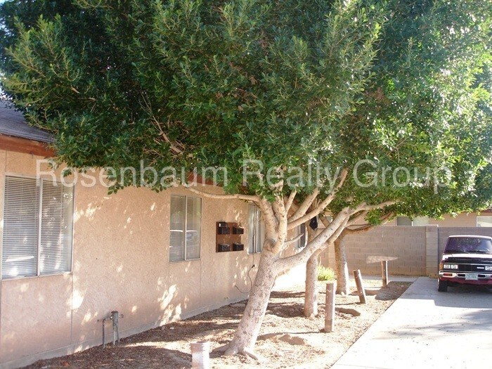 Primary Photo - 733 S Morris Cir