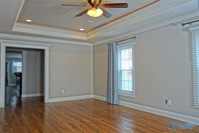 Foto del edificio - 1324 Humes Ave NE