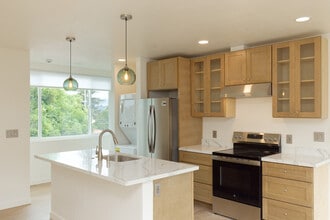 Building Photo - 150 Haas Avenue