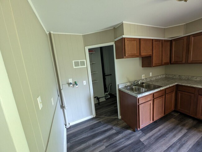 Building Photo - 1403 Bernice Ave 2BR/1BA (Middletown)