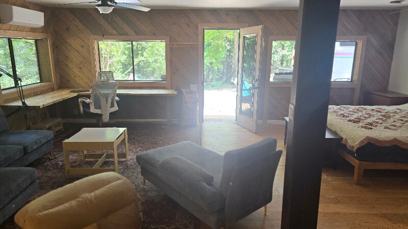 Foto principal - 14880 Mosswood Ln