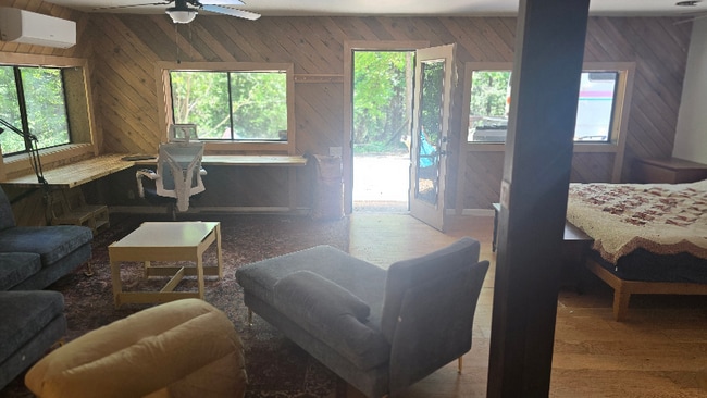 Building Photo - 14880 Mosswood Ln