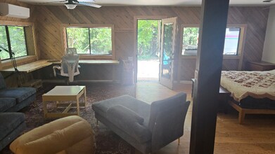 Building Photo - 14880 Mosswood Ln