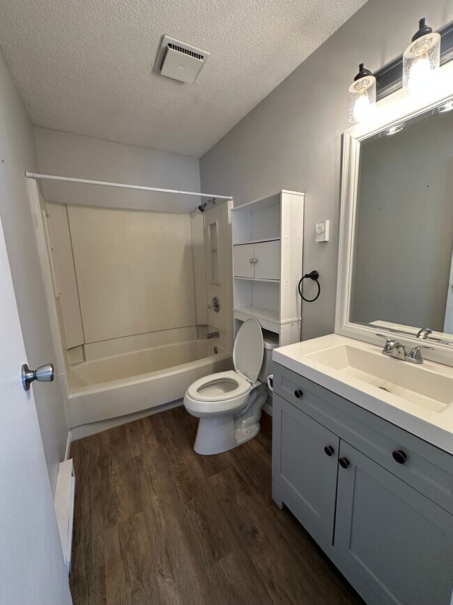 Foto del edificio - 3333 Mahoney Dr