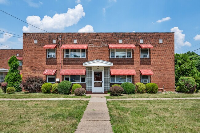 Building Photo - 1441 Lincoln Way