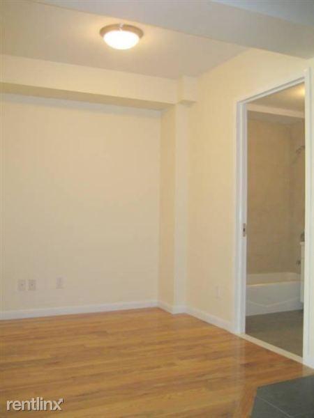 Primary Photo - 38 Carmine St