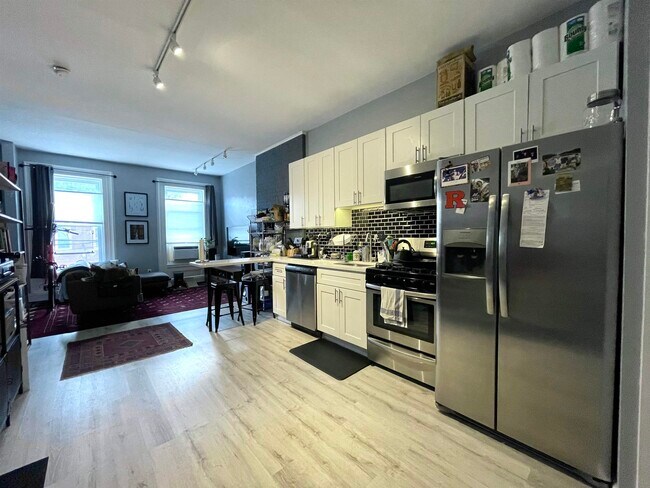 Foto del edificio - 332 Communipaw Ave