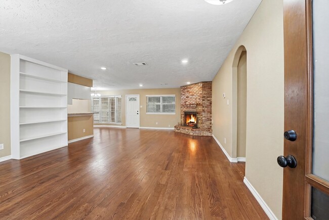 Foto del edificio - 4122 Regency Dr