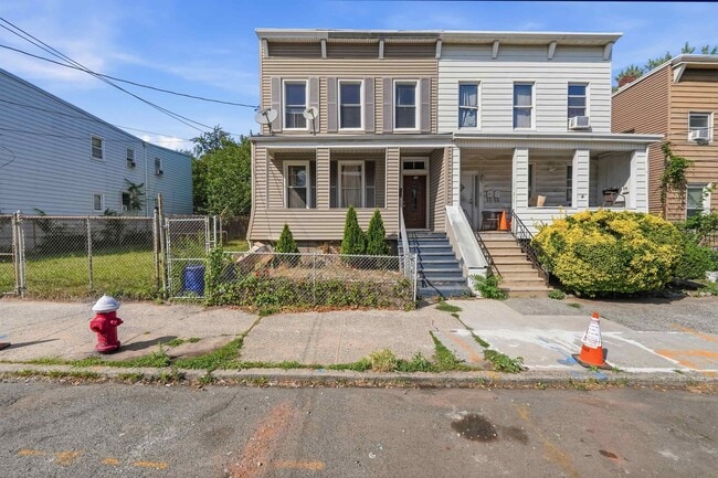 Building Photo - 25 W 19th St