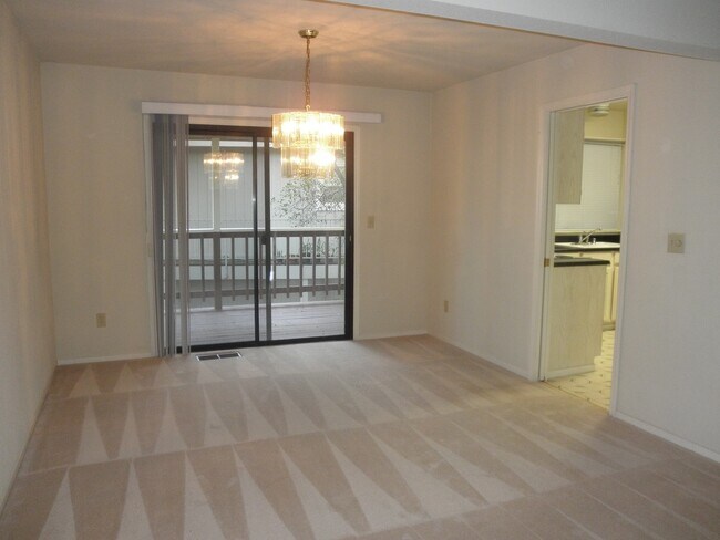 Foto del edificio - 3 bedroom/2.5 bath in Lake Wildwood, Penn ...
